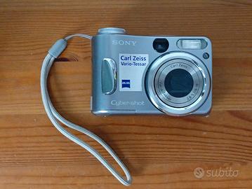 Fotocamera digitale Sony del 2005