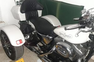 Trike Harley davison 883 Sportster