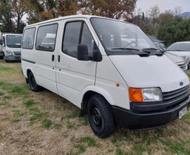 Ford Transit Custom 9 posti