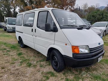 Ford Transit Custom 9 posti