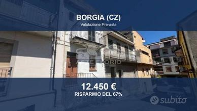 Immobile in asta di 117 m² con più di 5 locali a B