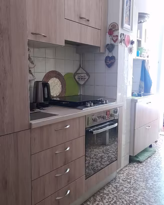 Arredo cucina completa di elettrodomestici