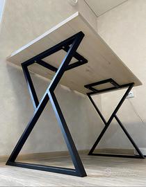 Tavoli, mensole  e mobili