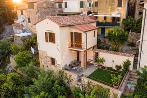 casa indipendente Lari