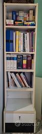 libreria con cassetti