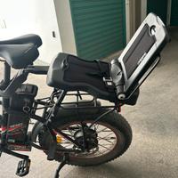 Seggiolino bambini posteriore per bici elettrica
