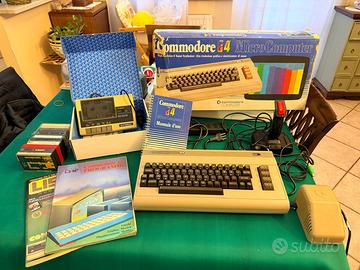 Commodore 64 boxato completo con giochi