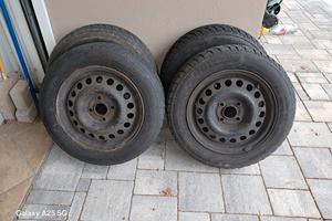 4 Cerchi in ferro Ford 14" con gomme invernali  17