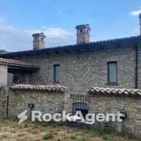 VILLA CASOLA - TERENZO (PR) PROPRIETA' CON 11 APPA