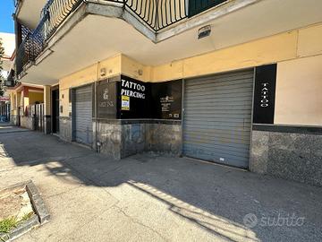 Locale Commerciale Con Doppia Serranda