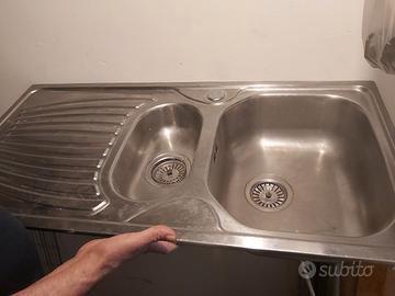 lavello in acciaio inox 