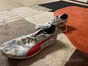 Scarpe chiodate per atletica leggera