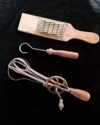Antichi utensili manuali da cucina
