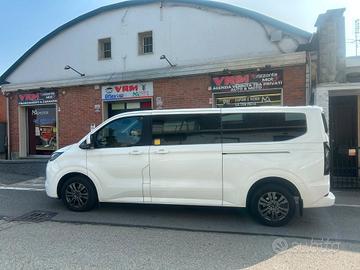 Ford Tourneo CUSTOM 2.5 Plug In Hybrid Titanium