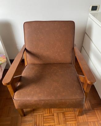 poltrona in ecopelle mid century