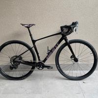 Giant Revolt Advanced 1 gravel