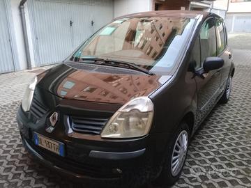 Renault modus benzina neopatentati