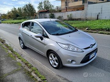 Ford Fiesta 1.4 .- GPL di serie 5 porte TITANIUM