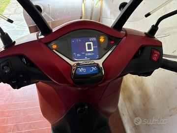 Scooter honda 350 sh