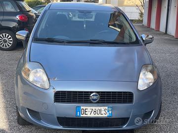 Fiat Grande Punto 1.2 3 porte SI NEOPATENTATI