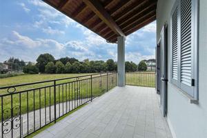 Sesto Calende - Ampio trilocale con terrazzo