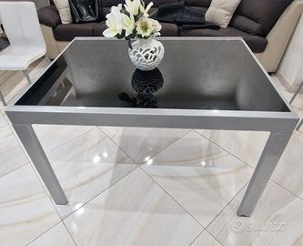 Tavolo allungabile fino a 240 cm, chiuso 120 cm