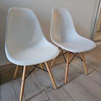 coppia di sedie bianche buone 