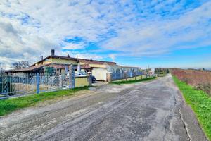 VILLA SINGOLA A SALUDECIO