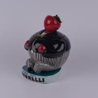 Vecchi vasi delle amarene in ceramica