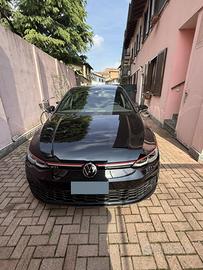 Golf 8 GTI PRATICAMENTE NUOVO .