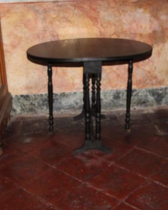 Tavolino d'antiquariato