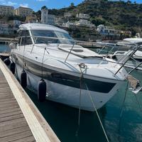 Barca a motore Bavaria S33 HT anno 2023