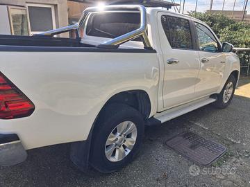 Toyota Hilux 2.4