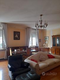 Lampadario in bronzo dorato 12 luci