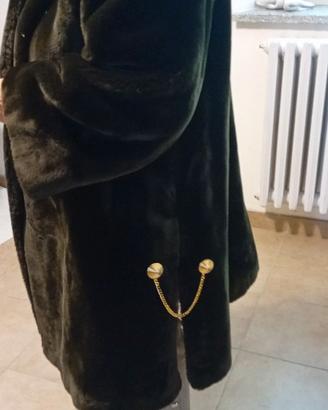 Cappotto in finta pelliccia di colore marrone