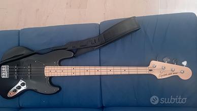 Squier jazz bass