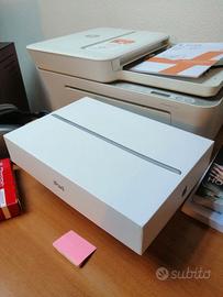iPad 10.2" (2020 - 8ª Gen) Wi-Fi + Cellular 32GB -