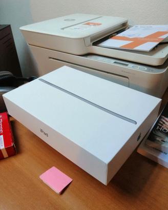iPad 10.2" (2020 - 8ª Gen) Wi-Fi + Cellular 32GB -