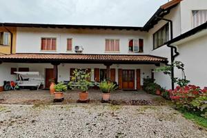 Casa tricamere con giardino vendita zona Cividale