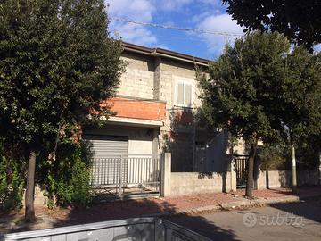 Casa luminosa con ampi spazi