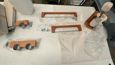 Set bagno NUOVO in Rovere massello e acciaio