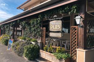Pub con cucina