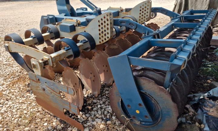 Erpice a dischi con rullo