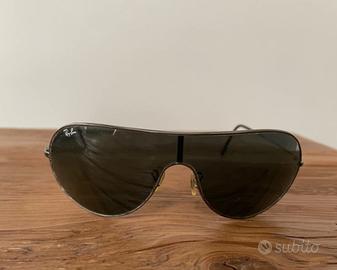 Occhiali da sole Rayban neri a mascherina