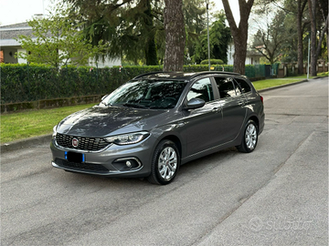Fiat tipo 1.6 120cv DCT Lounge