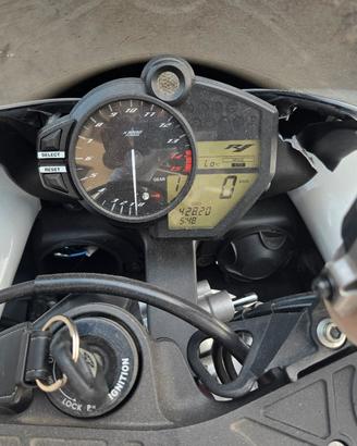 Yamaha R1