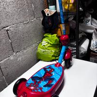 Monopattino elettrico spiderman