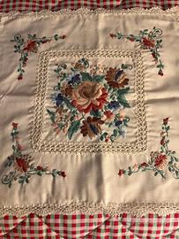 federe cuscino 40x40  ricamo a mano