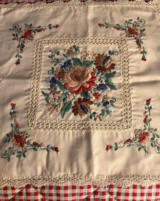 federe cuscino 40x40  ricamo a mano