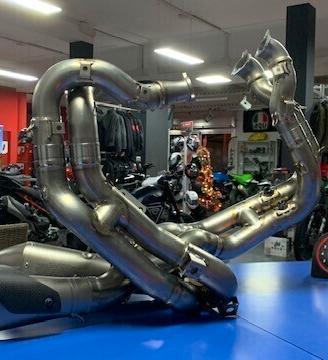 Gruppo di scarico completo passaggio basso in tita